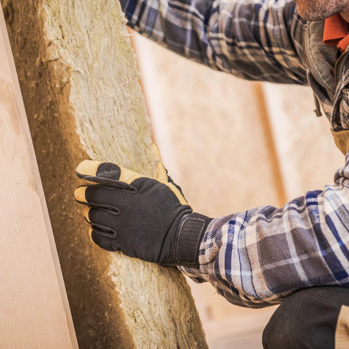 Travaux d'isolation thermique de toiture sur une maison en Wallonie en 2026